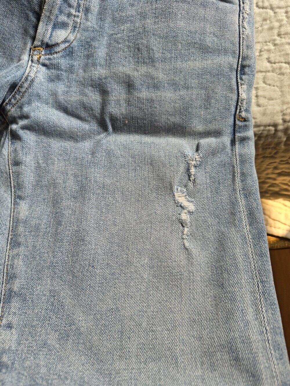 Citizens of Humanity Emerson Slim Boyfriend Jeans Light Wash Distressed Grunge - Picture 9 of 16